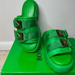 Bottega Veneta green sandals